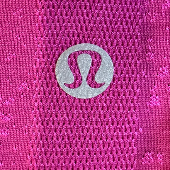 Lululemon swiftly tech tank top in race length - Picture 3 of 3